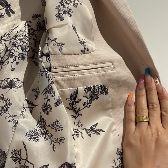 Pink Blazer - Picture 5 of 5